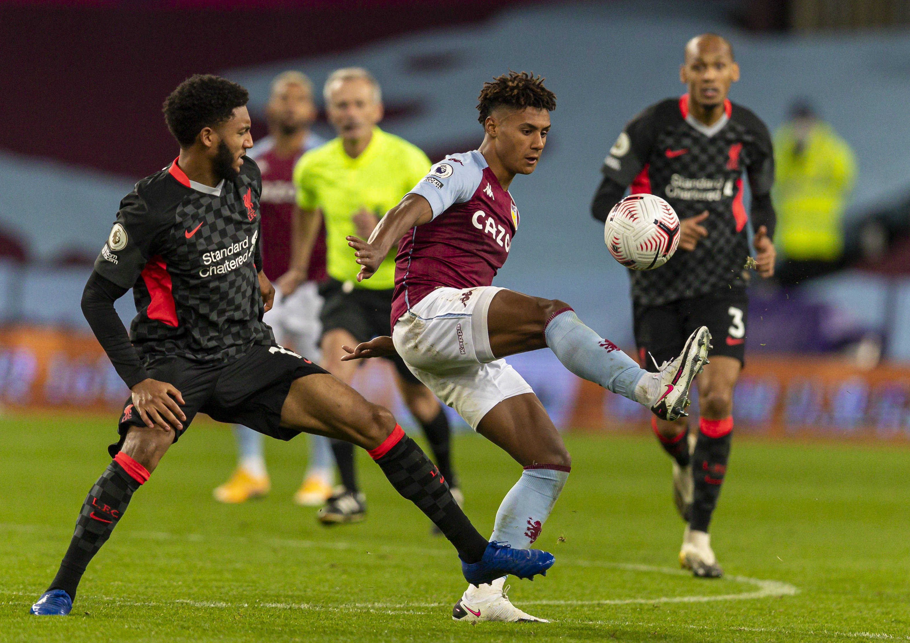 但他的兴趣 但他的兴趣